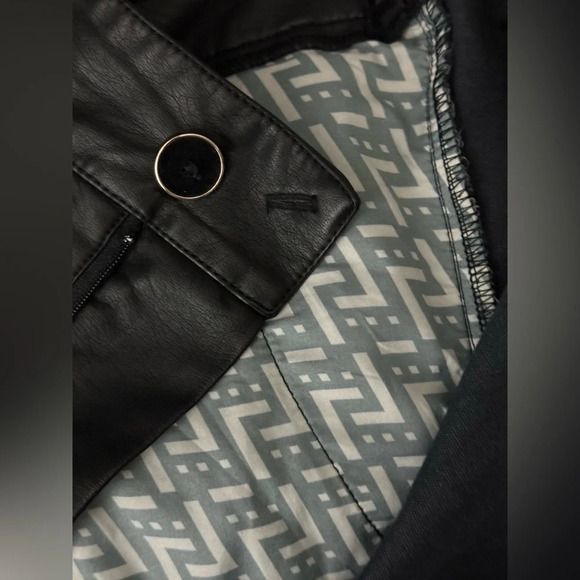 LYNNE high Waist trousers | Baggy pants in leather look - Picture 7 of 16